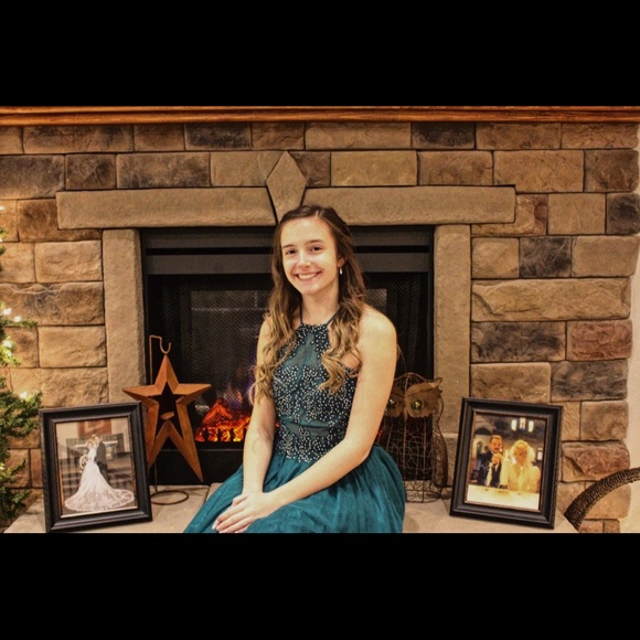 green dress - Picture 1 of 5